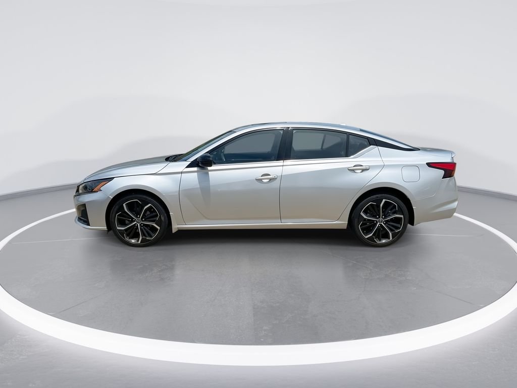 Certified Used 2023 Silver Nissan 2.5 SR image 5