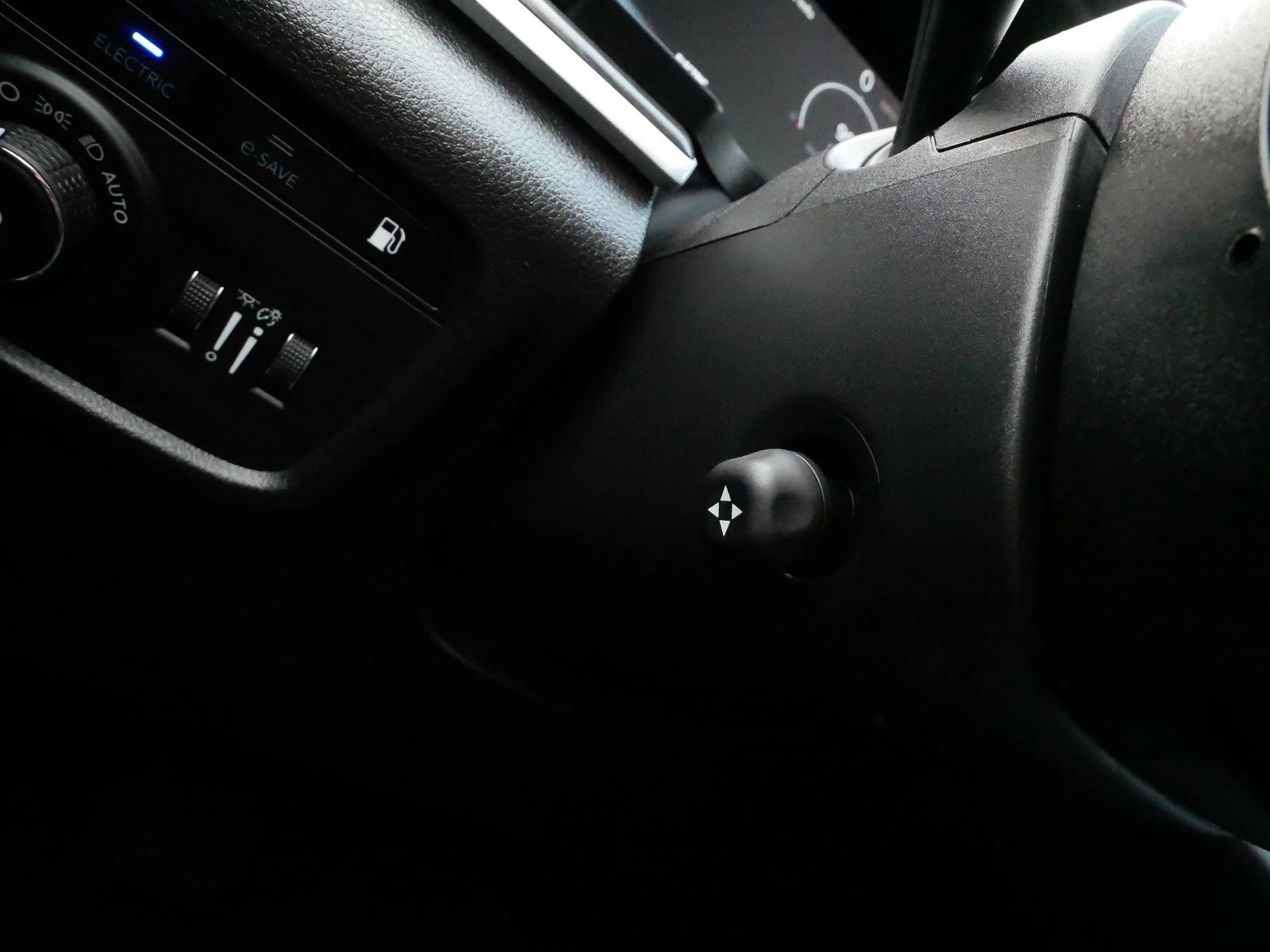 Used 2025 Diamond Black Crystal Pearlcoat Jeep  image 27