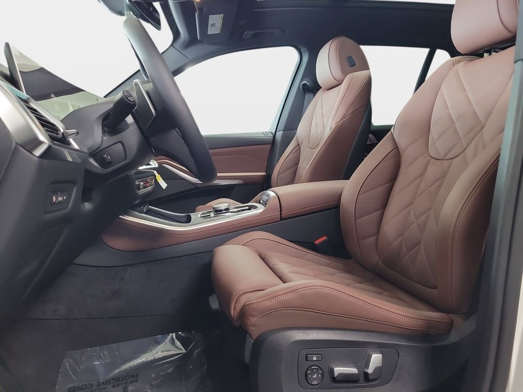 New 2026 Alpine White BMW sDrive40i image 9