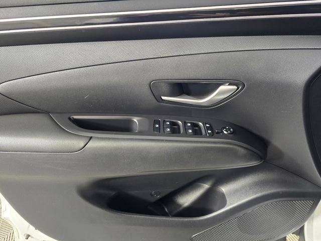 Used 2023 White Pearl Hyundai SEL image 17