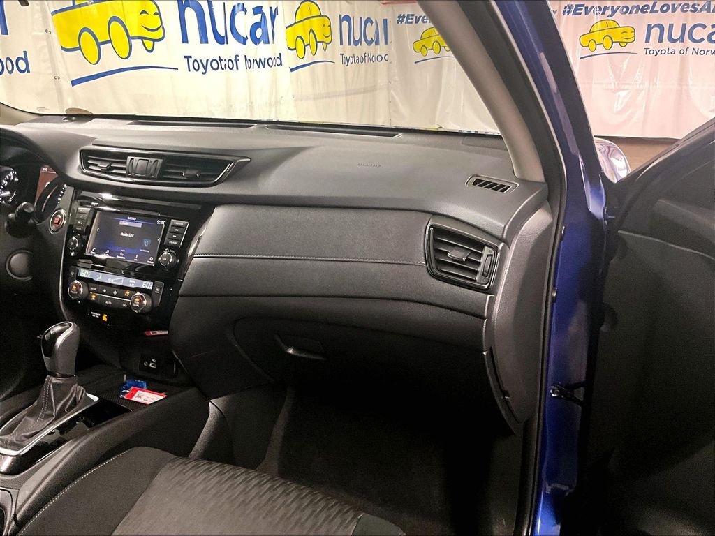 Used 2020 Blue Nissan SV image 12