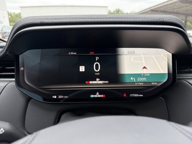 Used 2023  Land Rover SE Dynamic image 9