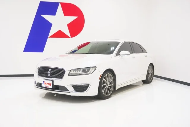 Used 2019 WHITE Lincoln Reserve I image 1