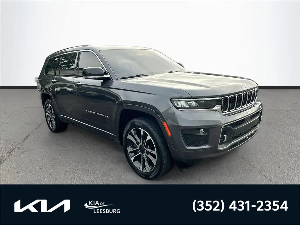 Used 2022 Gray Jeep Overland image 1