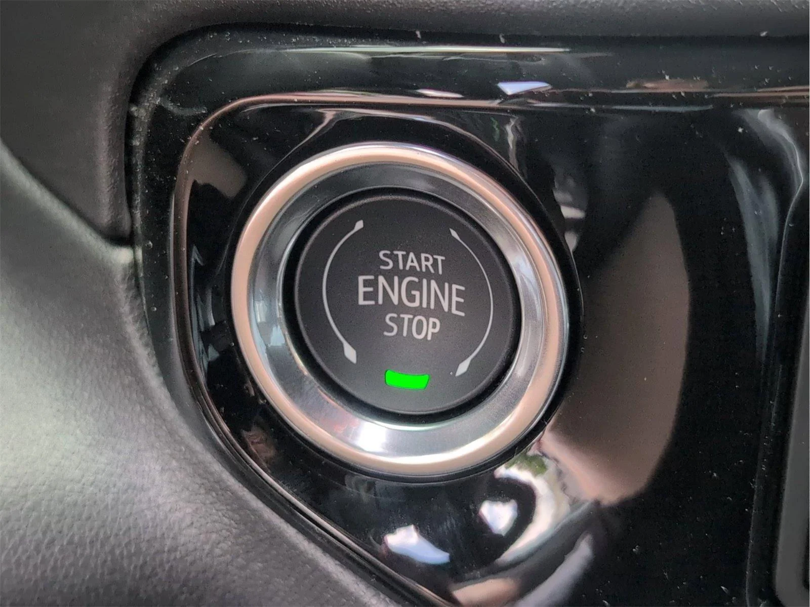 New 2026 Glacier White Tricoat GMC SLT image 12