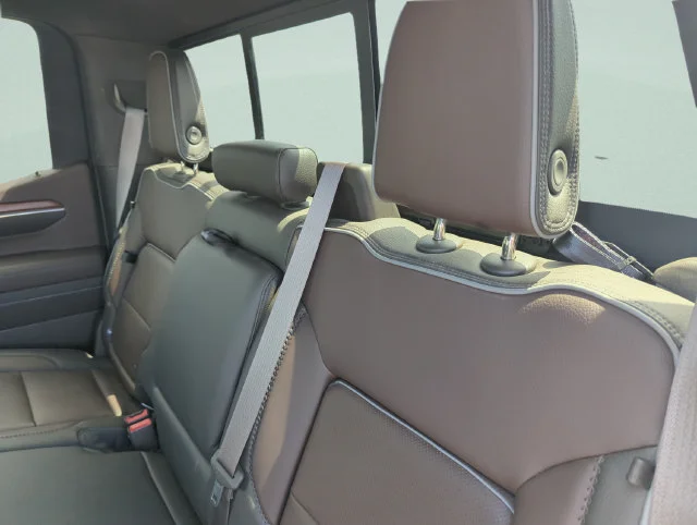 Used 2023 White GMC Denali image 29