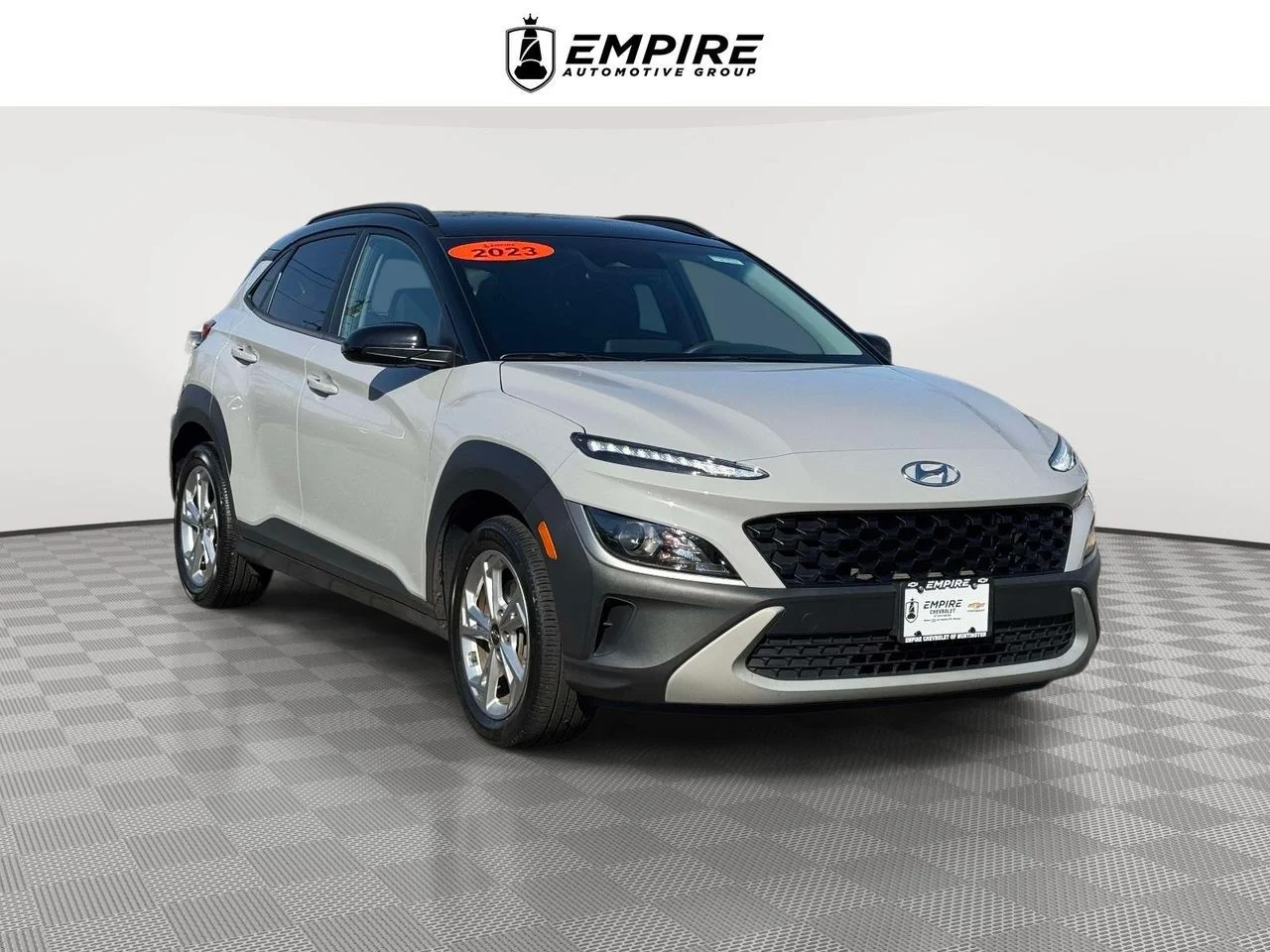 Used 2023 Cyber Silver w/Black Roof Hyundai SEL image 1