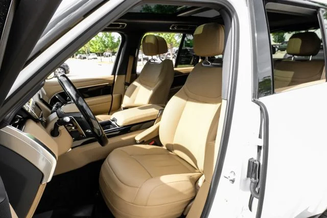 New 2026 Fuji White Land Rover SE image 42