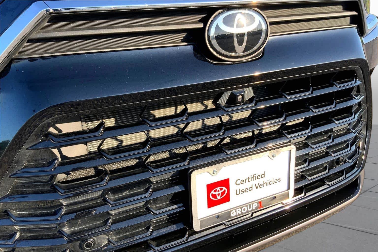 Used 2026 Midnight Black Metallic Toyota Platinum image 29