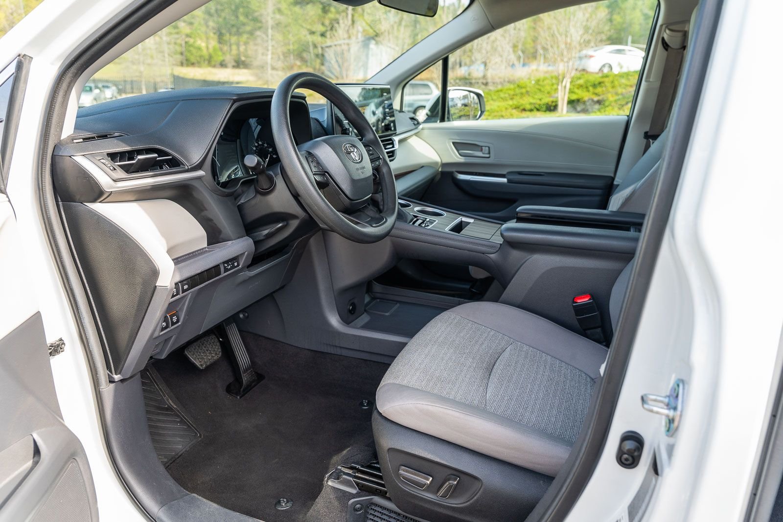 Used 2024 White Toyota LE image 25