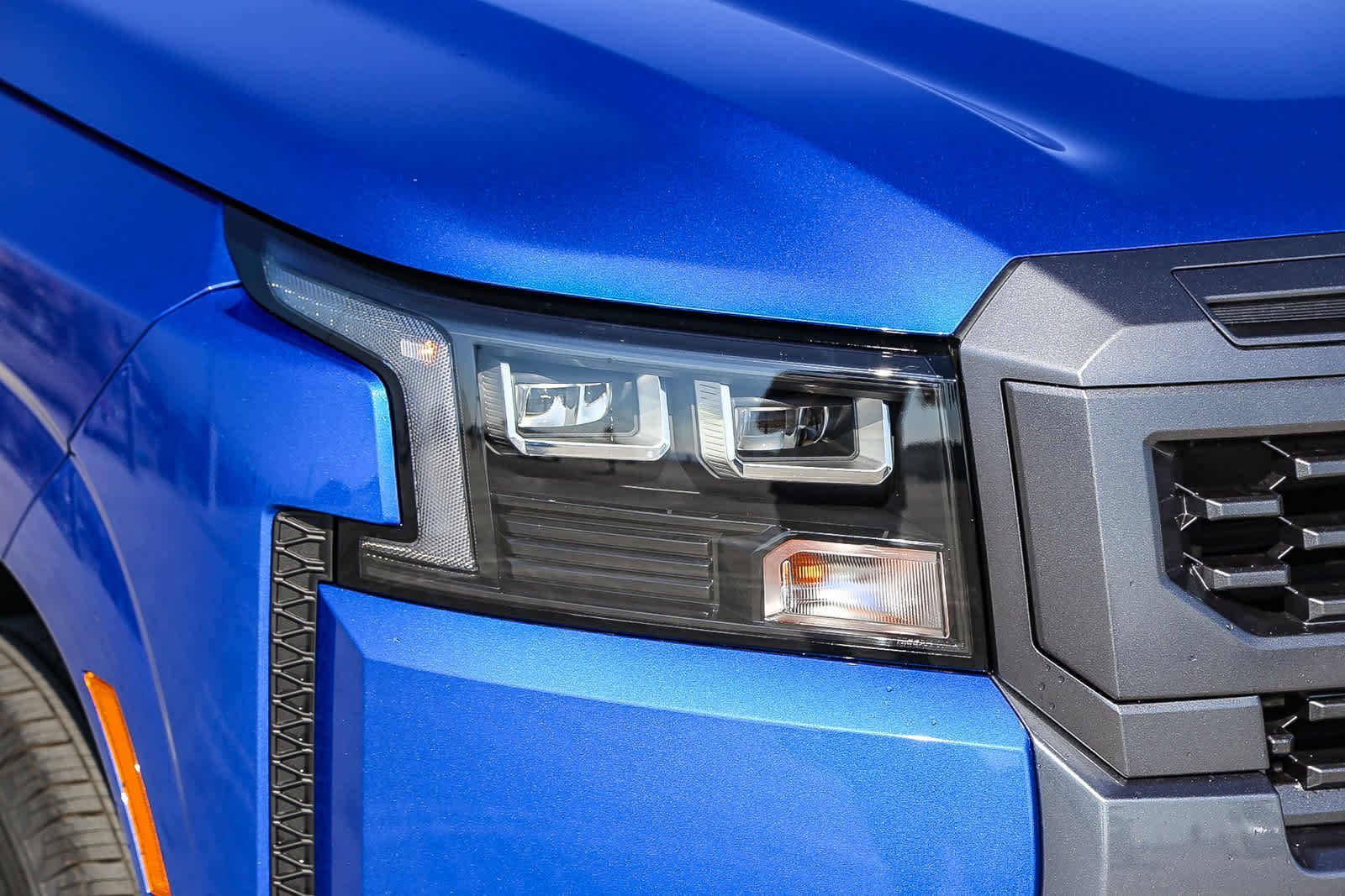 New 2026 Bluestone Pearl Nissan Crew Cab SV image 4