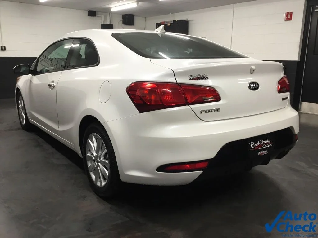 Used 2015 White Kia EX image 8