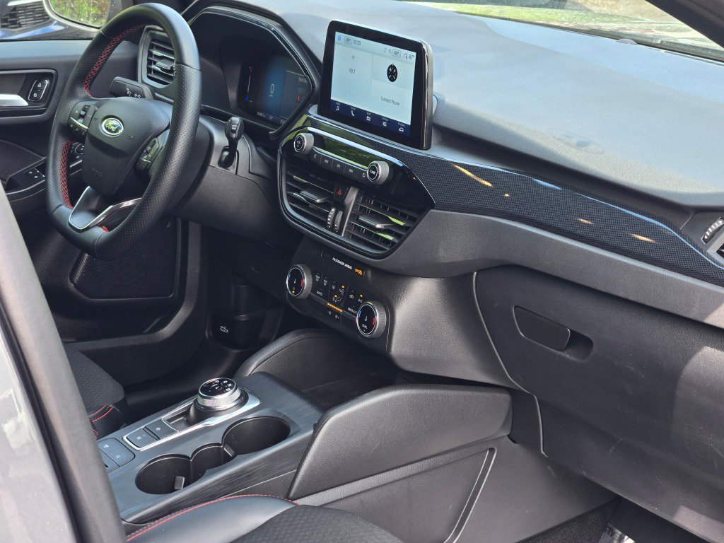 2025 Ford Escape ST-Line - Photo 9