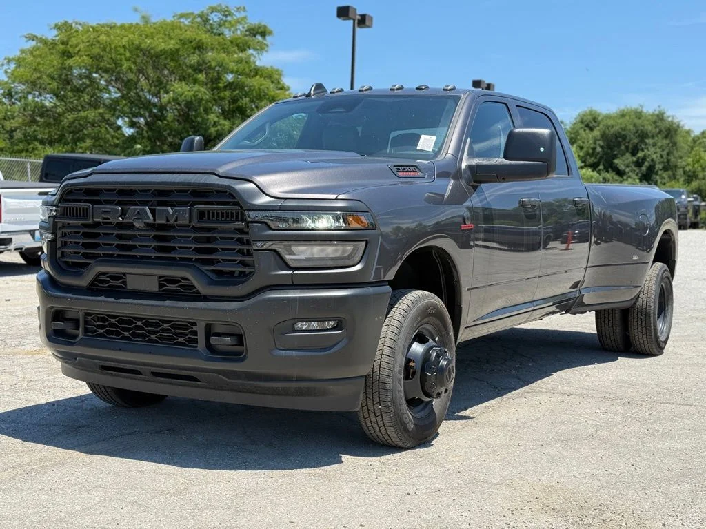 New 2026 Granite Crystal Metallic Clear-Coat Exterior Paint RAM Tradesman image 2