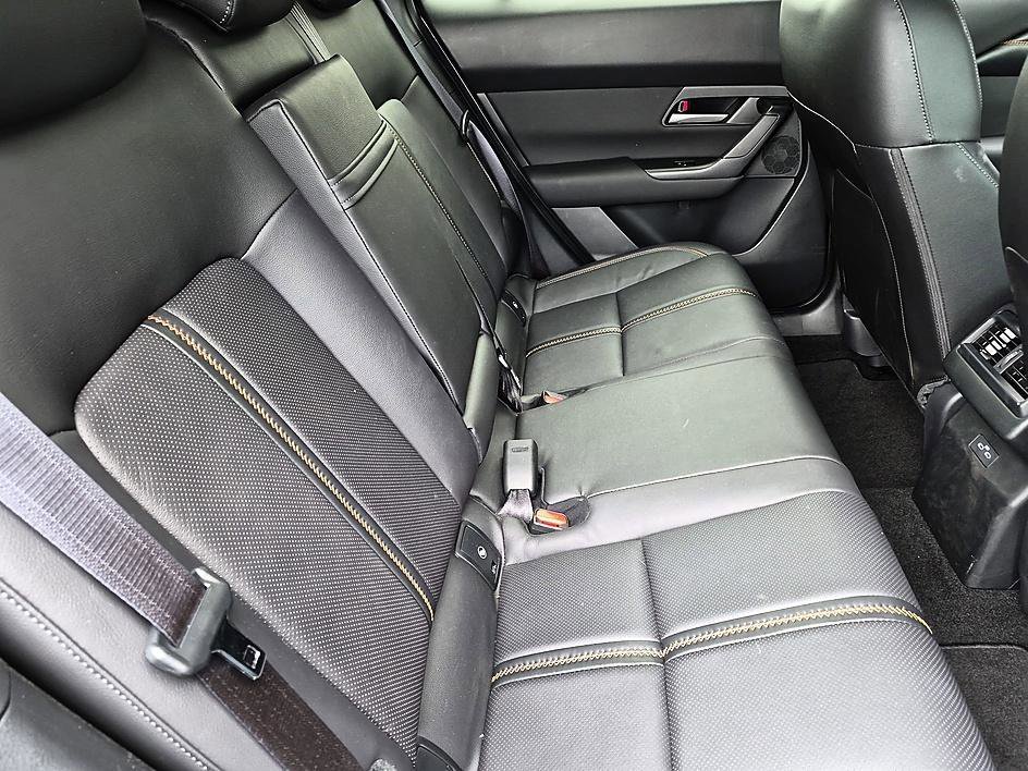 Used 2025 Machine Gray Metallic Mazda Premium Package image 32
