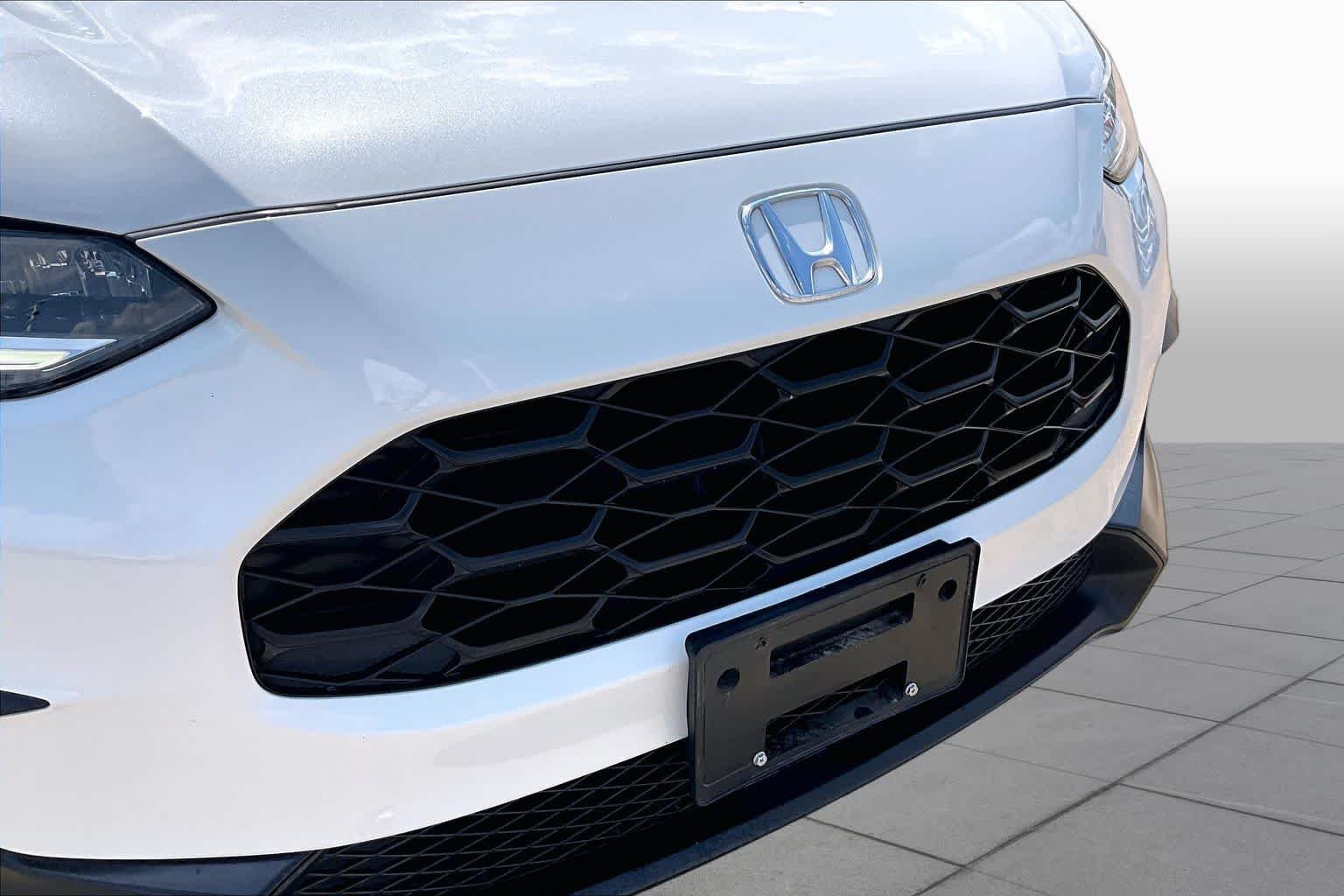 Used 2025 Platinum White Pearl Honda LX image 30
