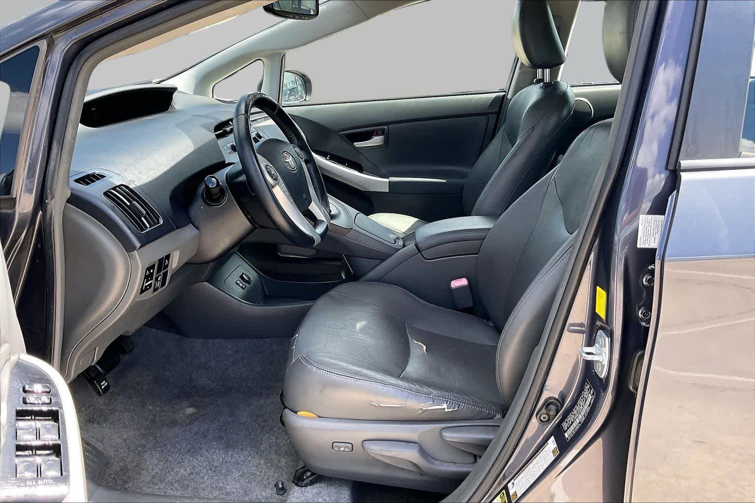 Used 2011 Winter Gray Metallic Toyota I image 7
