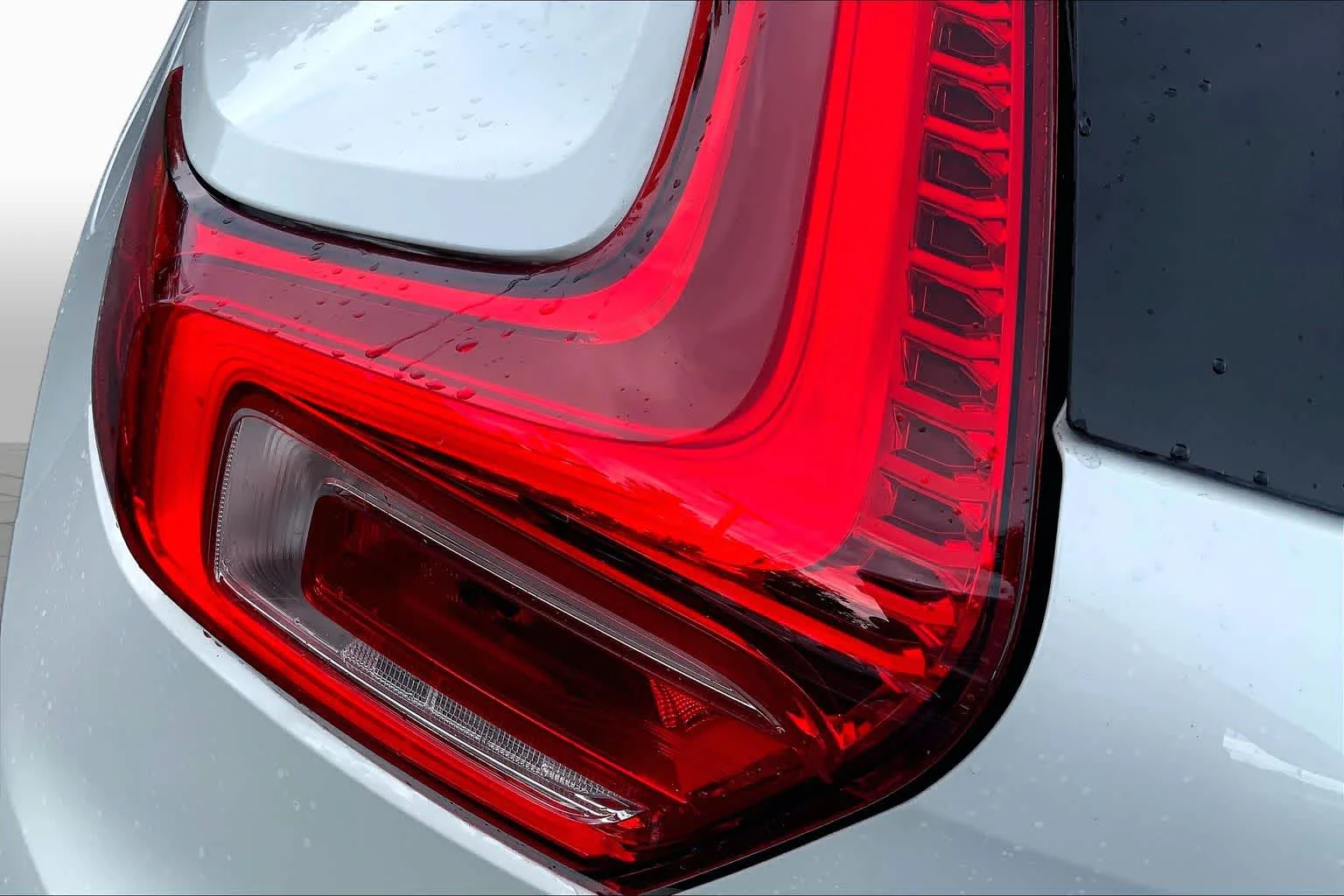 Pre-Owned 2024 Volvo XC40 Recharge Ultimate