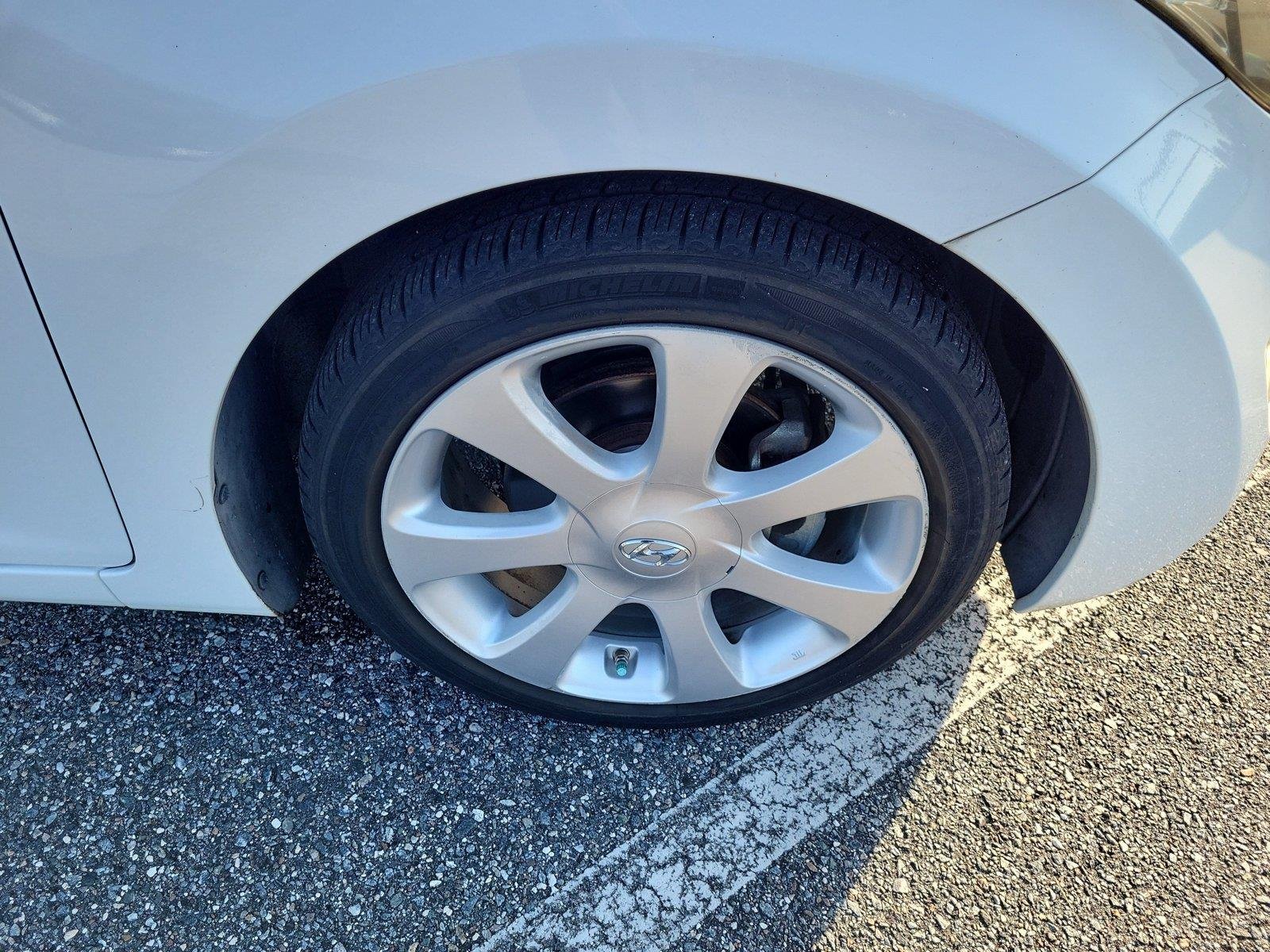 Used 2013 Shimmering White Hyundai Limited image 6