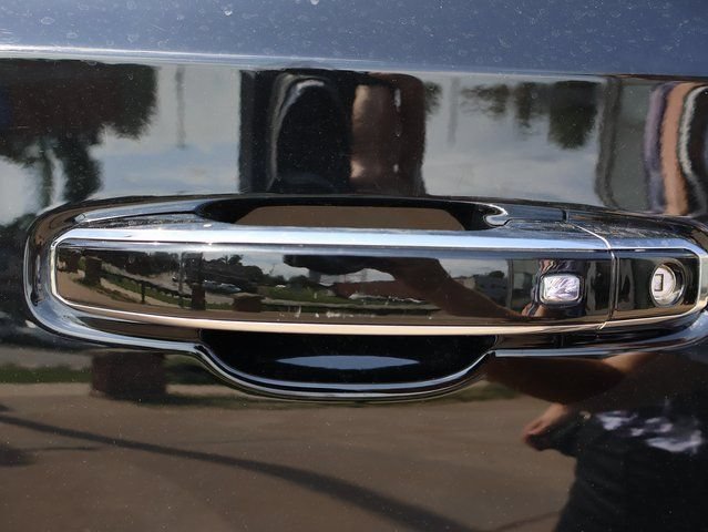 2024 GMC Yukon Denali Ultimate - Photo 23