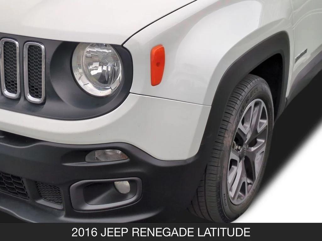 Used 2016 White Jeep Latitude image 10
