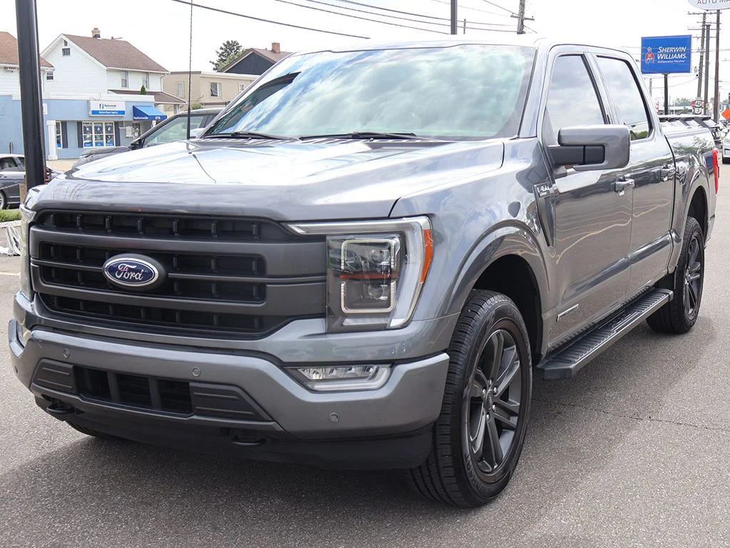 Used 2023 Gray Ford Lariat image 10