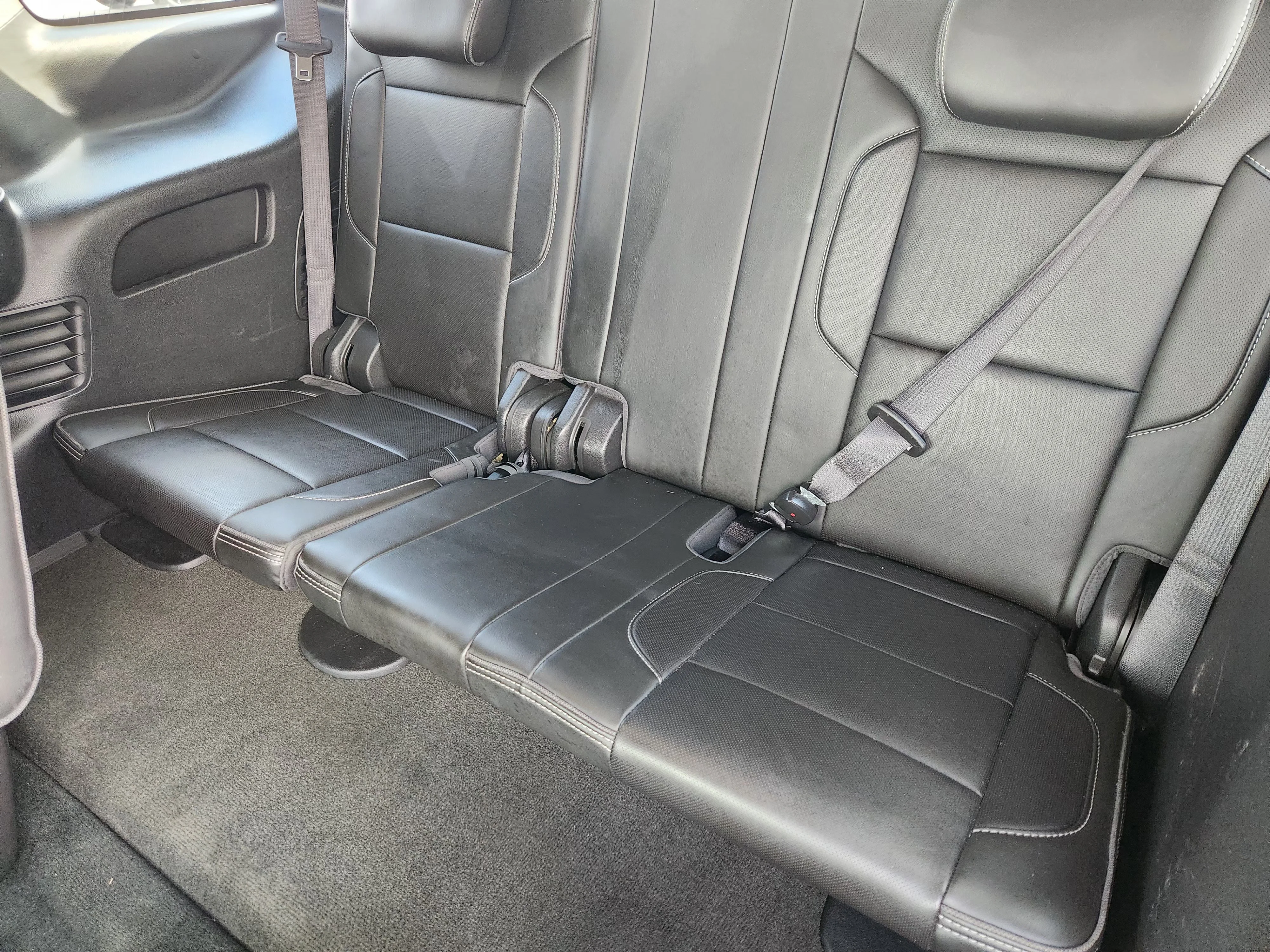 Used 2018 Quicksilver Metallic GMC Denali image 32