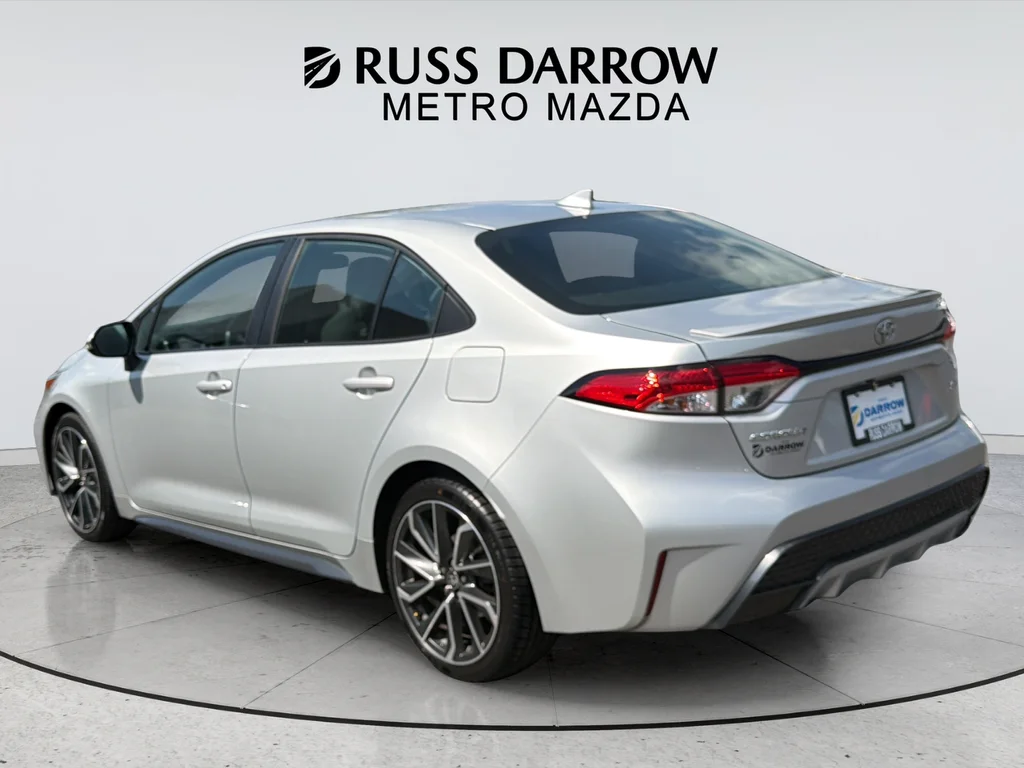 Used 2020 Silver Toyota SE image 3