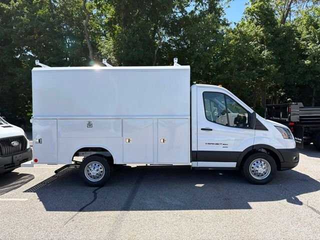 New 2026 Oxford White Ford Chassis Cab image 2