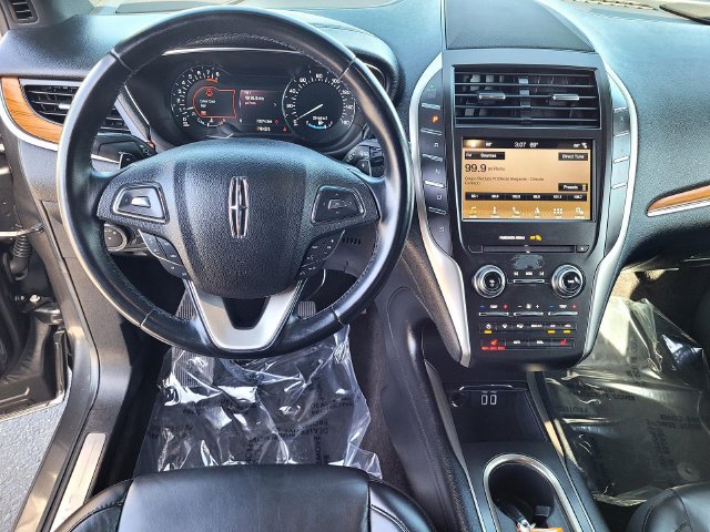 Used 2019 Gray Lincoln Select image 9