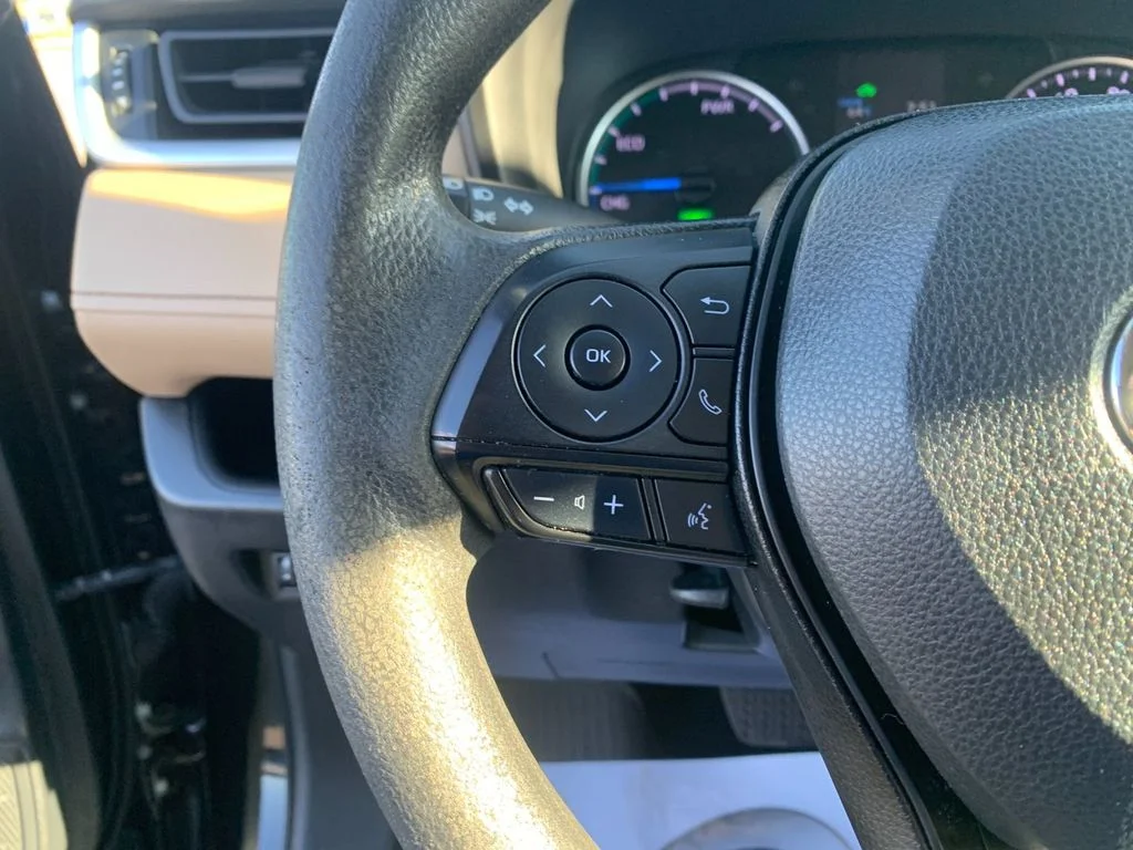 Used 2022 Black Toyota LE image 27
