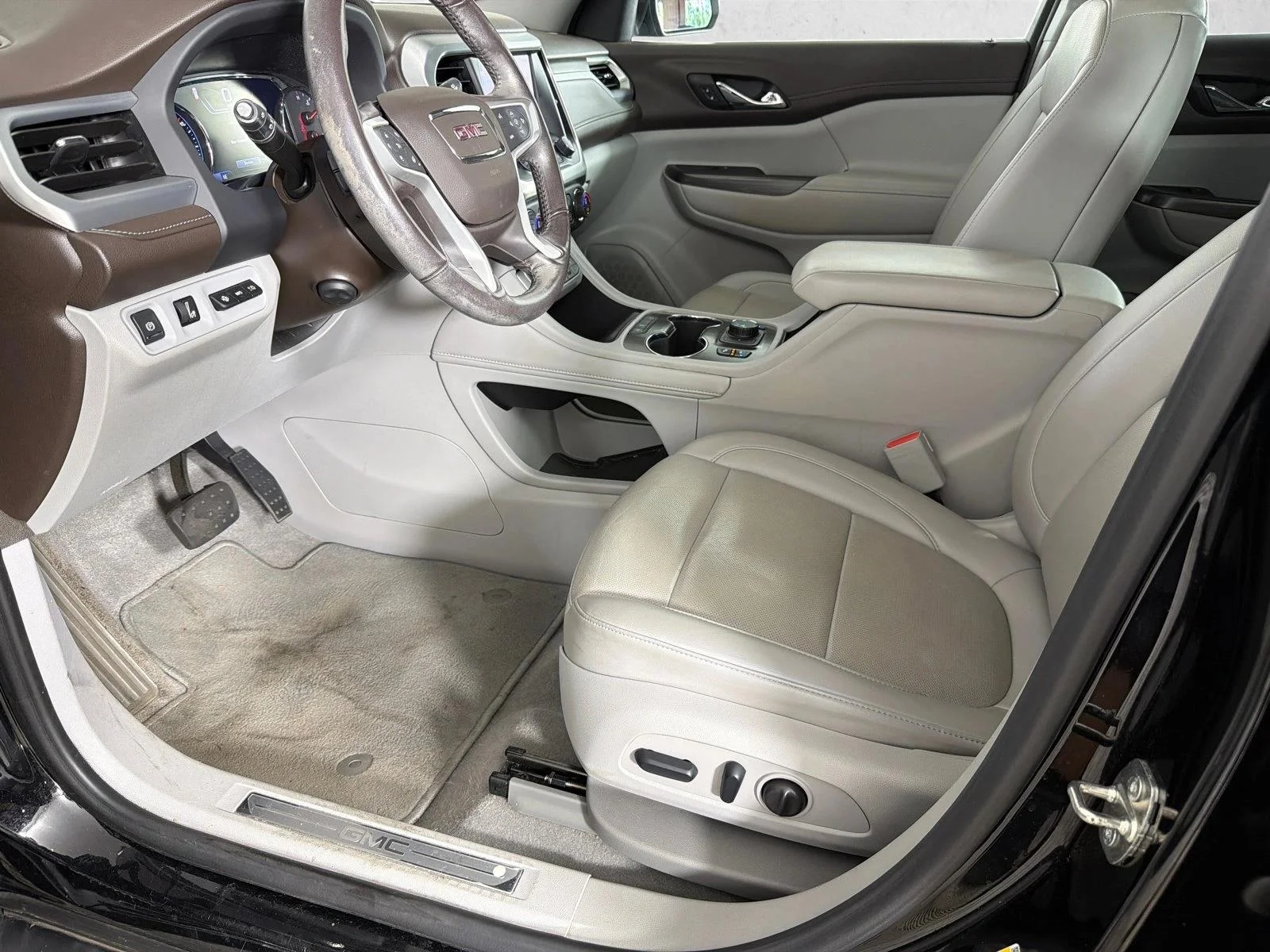 Used 2022 White GMC SLT image 11