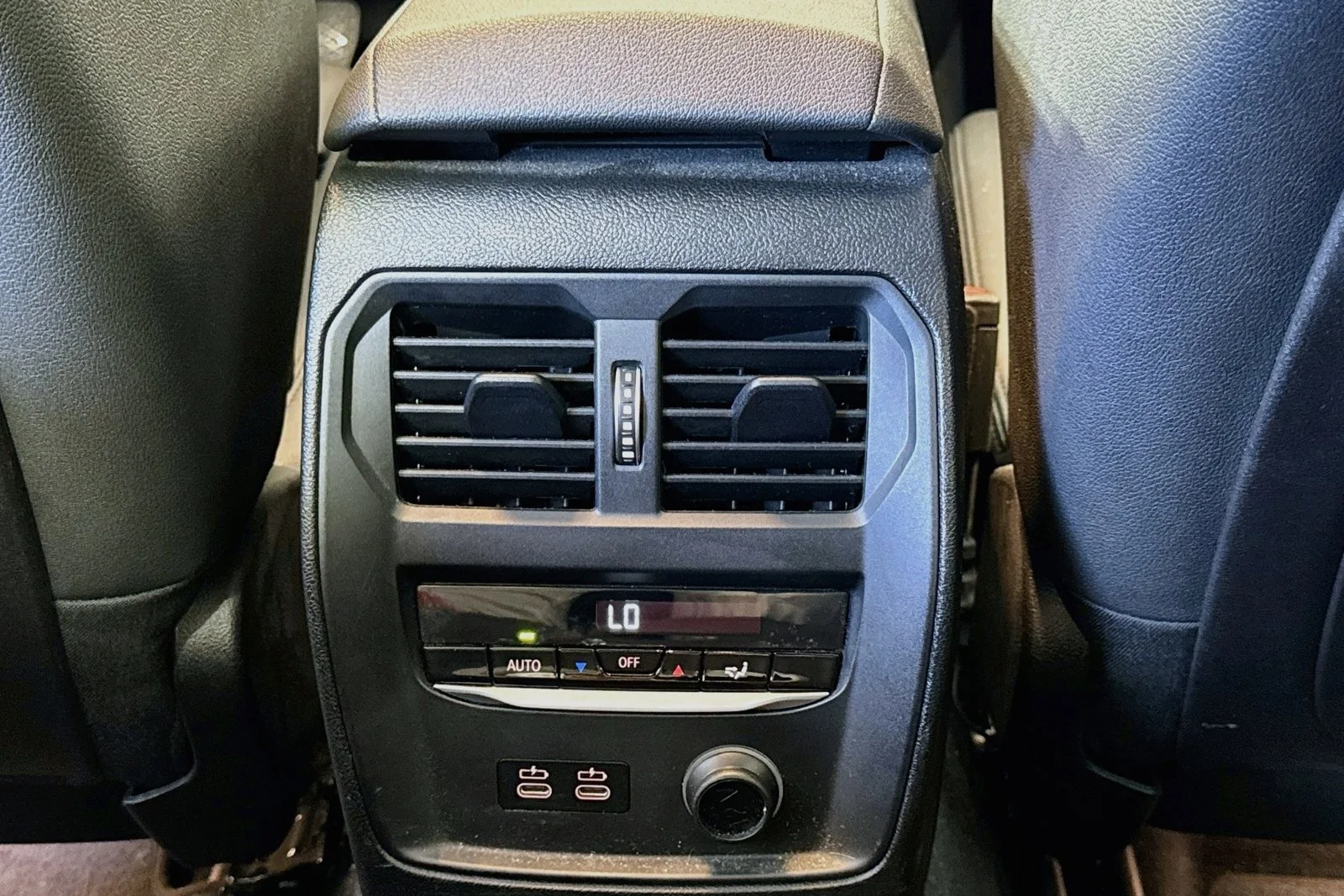 Used 2020 Jet Black BMW 330i image 22