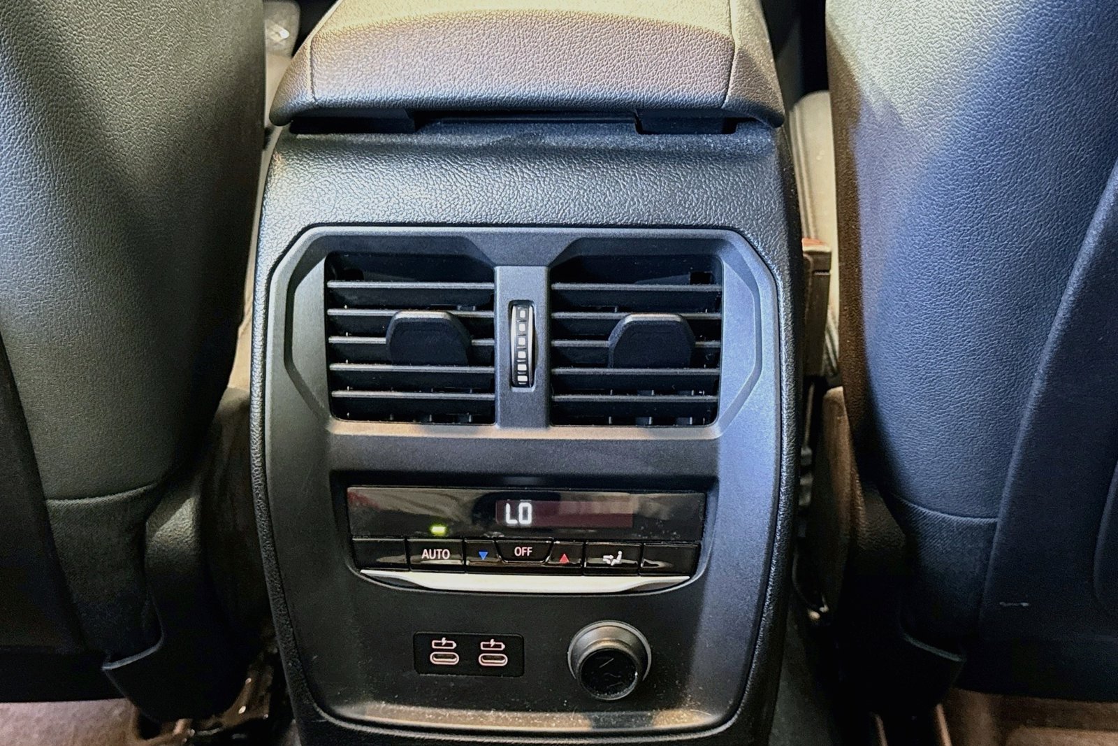 Used 2020 Jet Black BMW 330i image 22