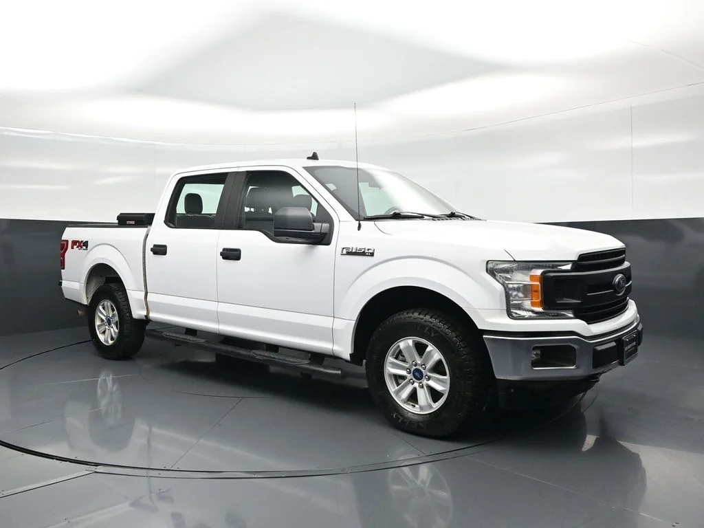 Used 2020 White Ford XL image 19