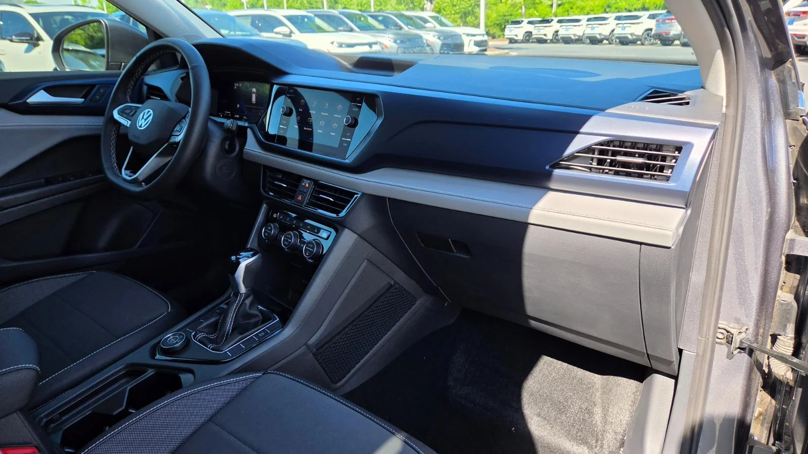 2024 Volkswagen Taos SE - Photo 50