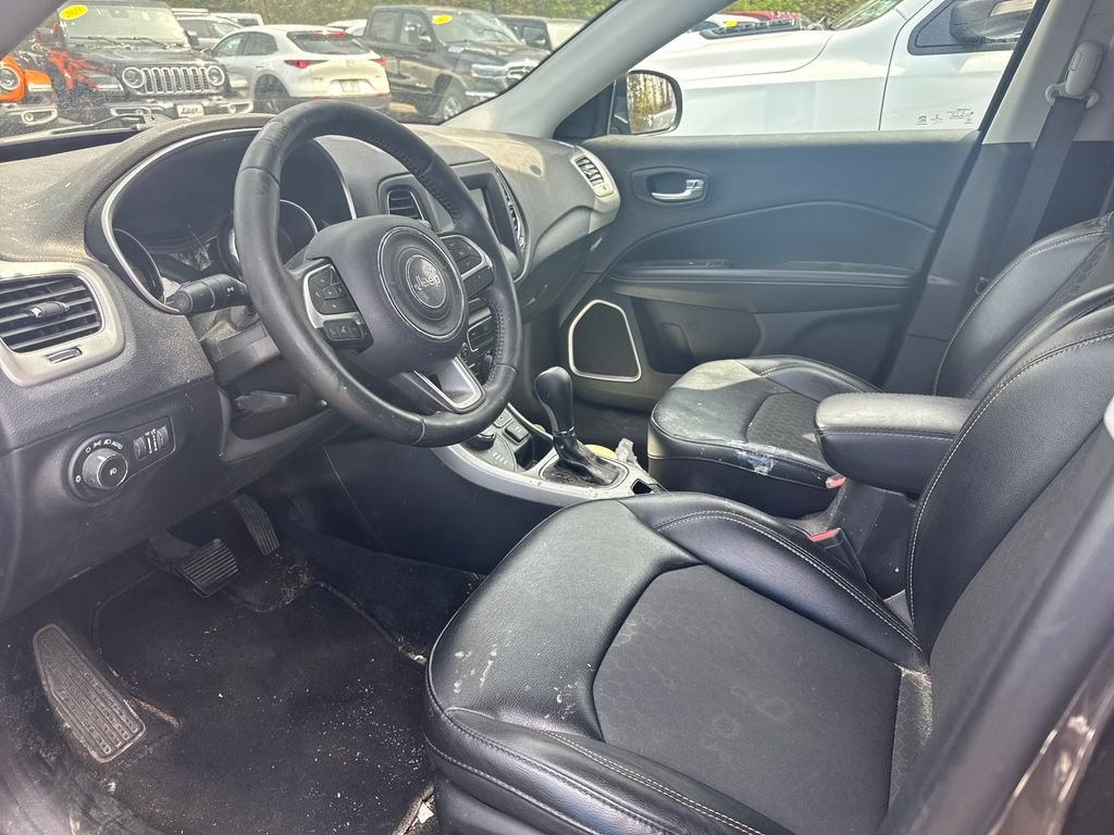 Used 2019 Gray Jeep Latitude image 32