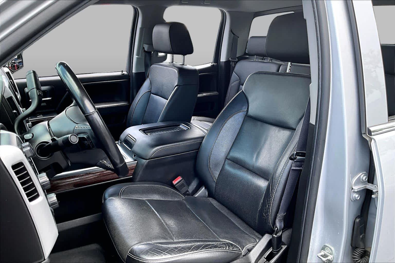Used 2017 Quicksilver Metallic GMC SLT image 8