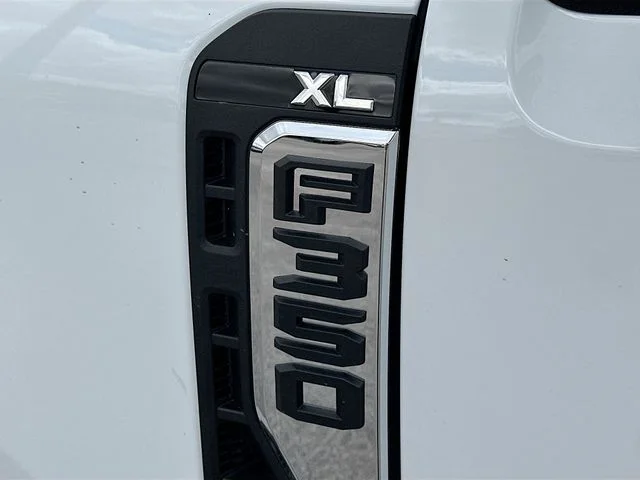 New 2026 Oxford White Ford XL image 17