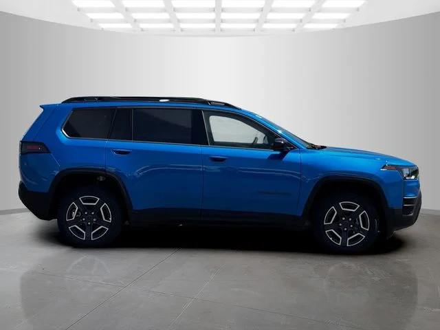 New 2026 Hydro Blue Pearl-Coat Exterior Paint Jeep Limited image 8