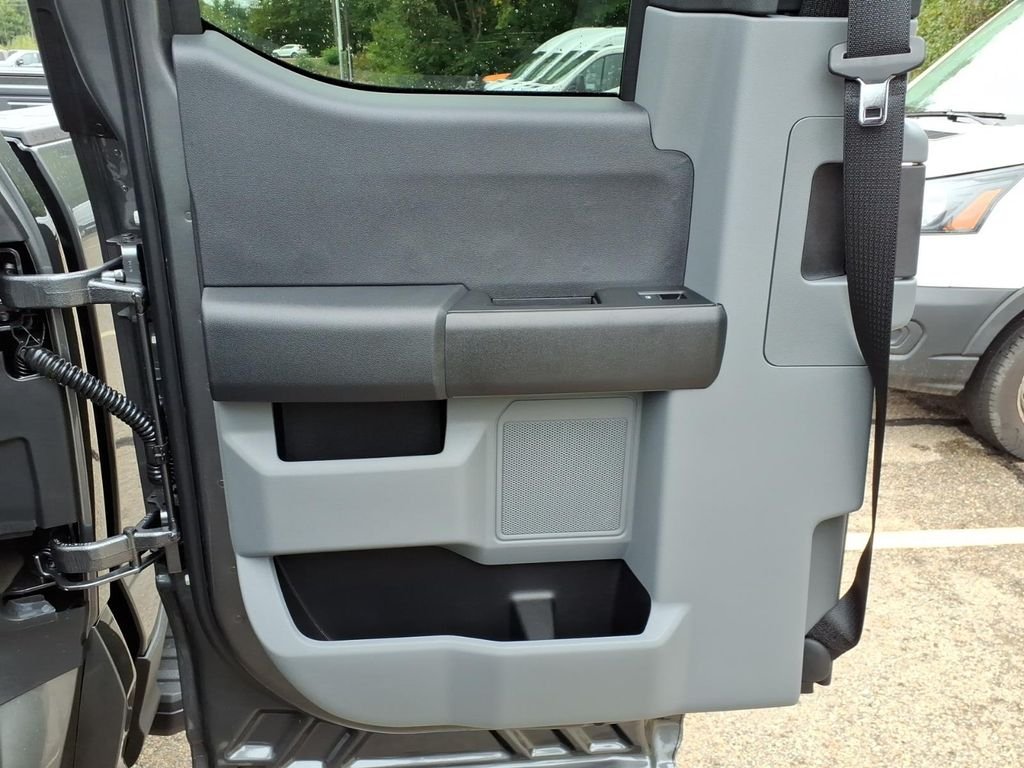 New 2027 Carbonized Gray Metallic Ford F-350® XLT image 17