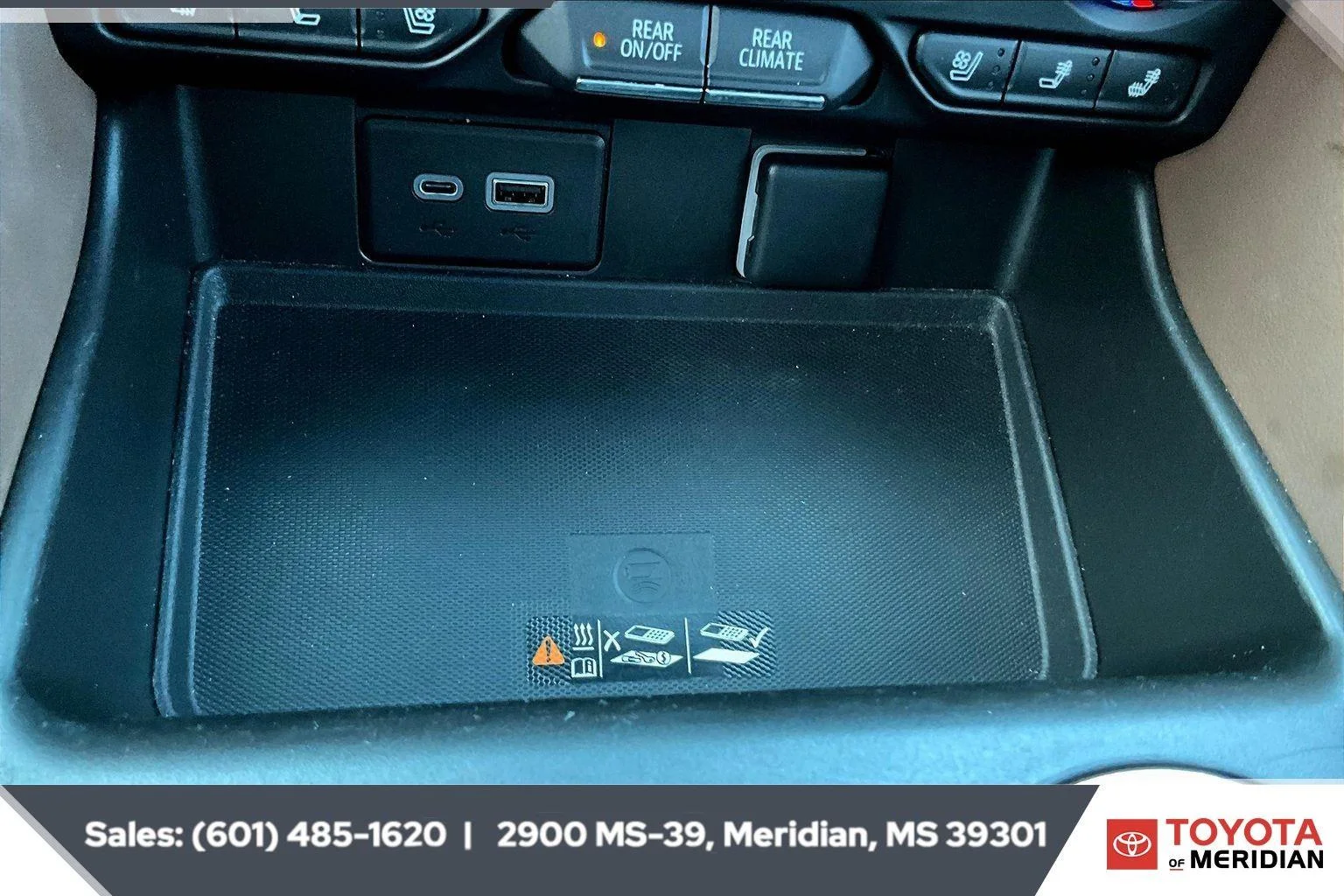 Used 2022 Iridescent Pearl Tricoat Chevrolet High Country image 23
