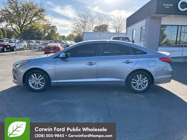 Used 2017 Shale Gray Metallic Hyundai  image 8