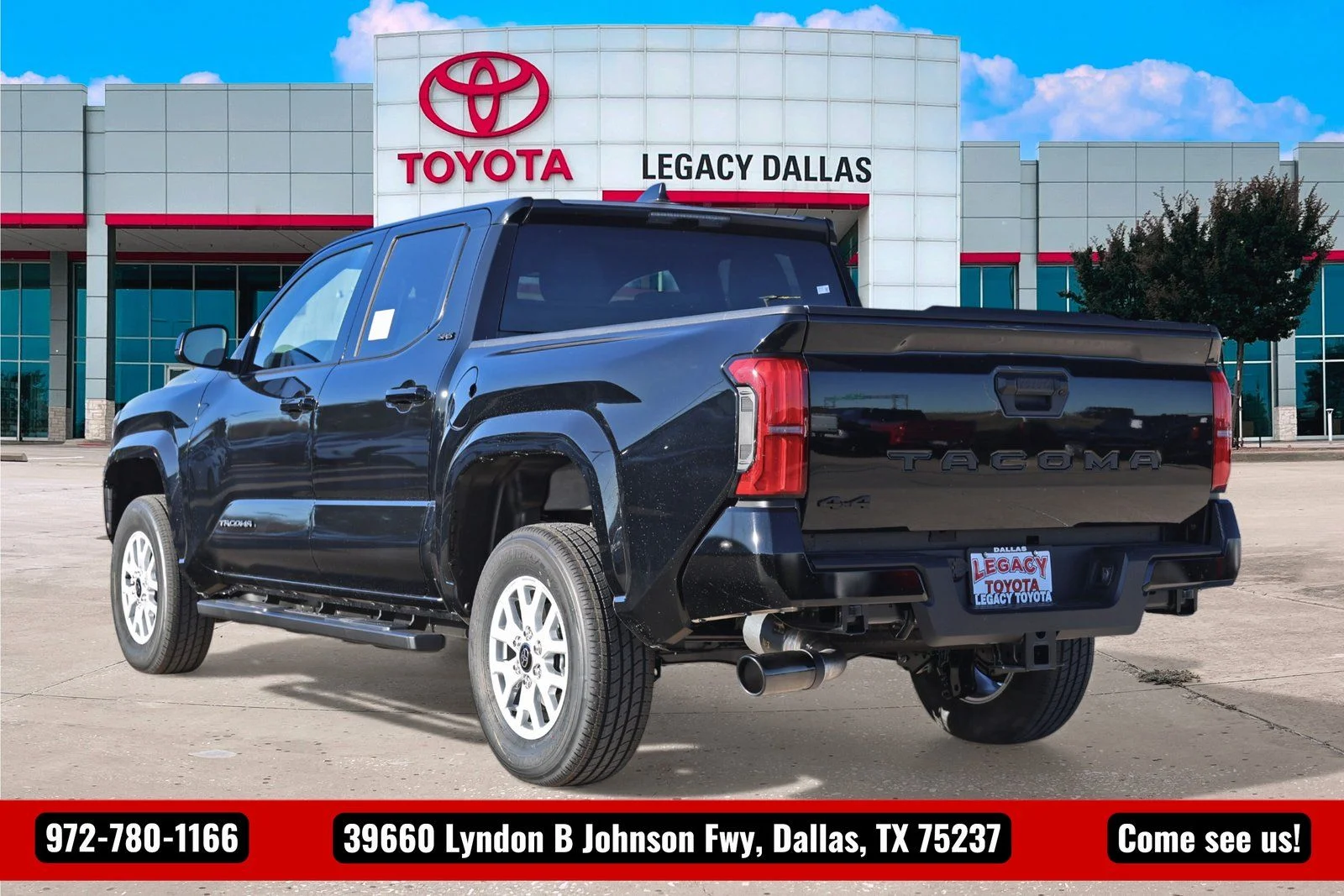 2026 Toyota Tacoma SR5 - Photo 8