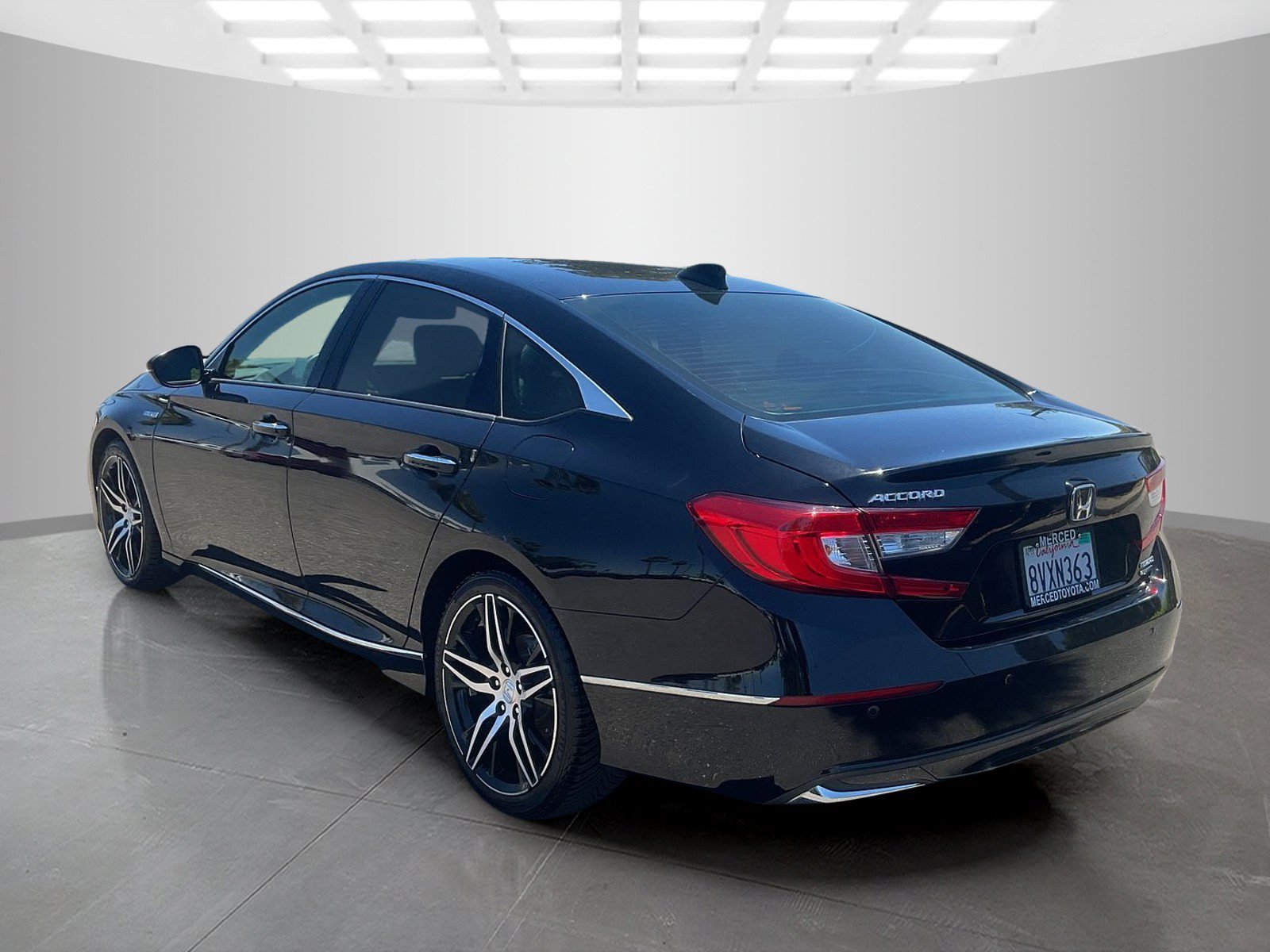 Used 2021 Crystal Black Pearl Honda Touring image 3