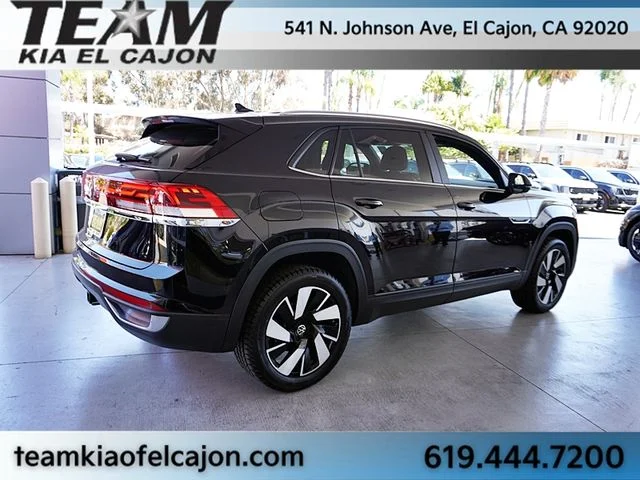 Used 2024  Volkswagen 2.0T SE w/Technology image 8