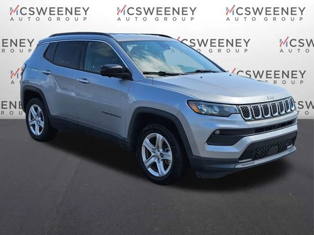 Used 2023 Gray Jeep Latitude image 7