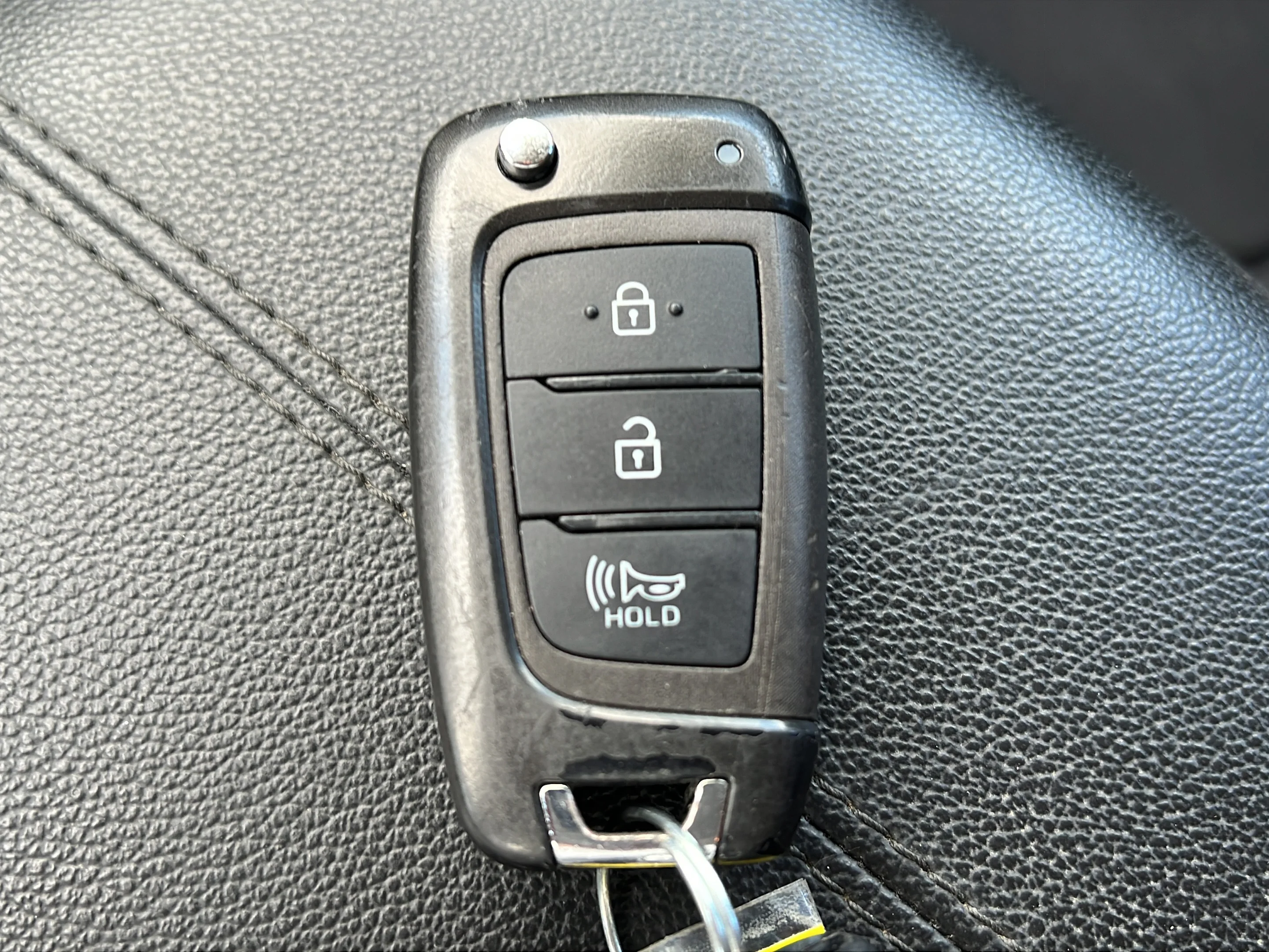 Used 2024 Shimmering Silver Hyundai SE image 30