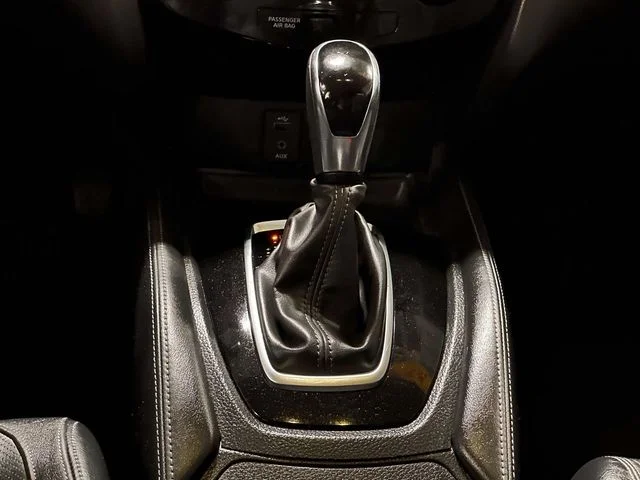 Used 2017 Magnetic Black Nissan SL image 21