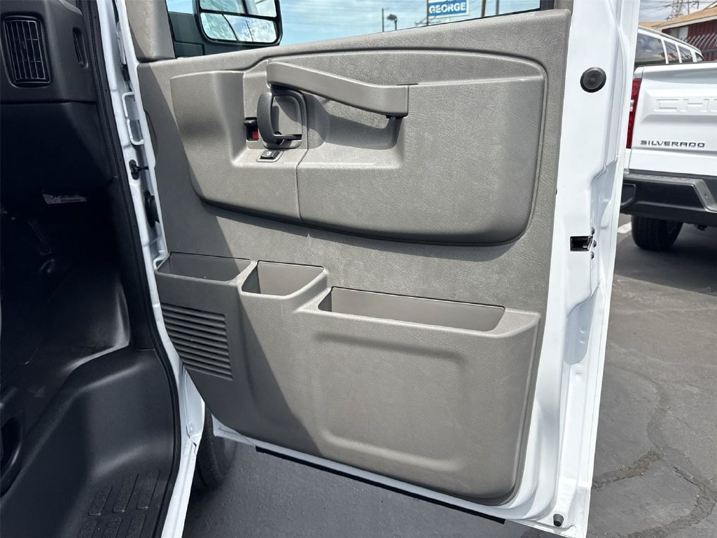 2026 Chevrolet Express Passenger LS - Photo 27